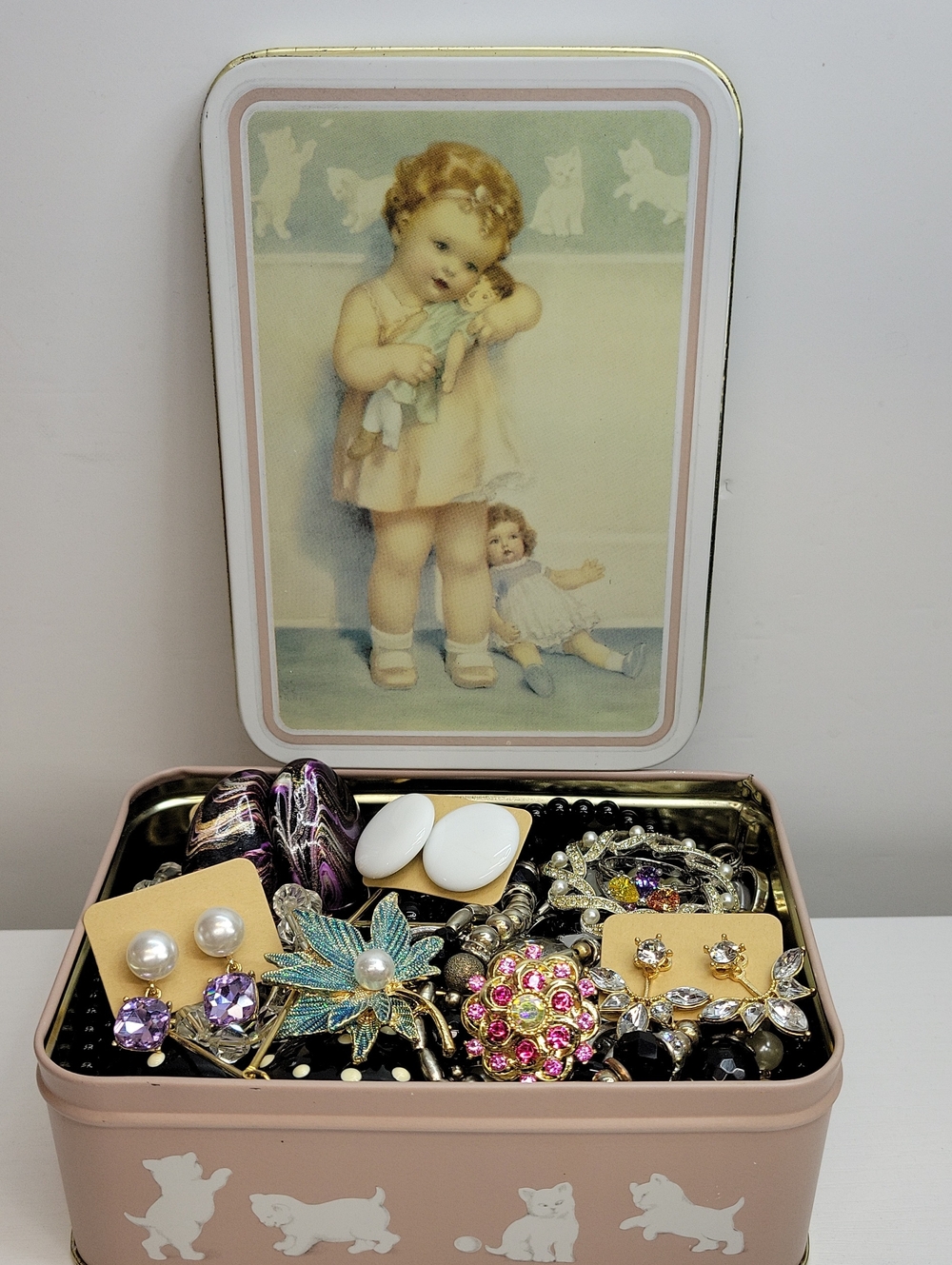 Vintage Tin Filled With Jewelry